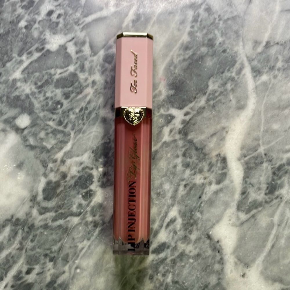 Too Faced Lip Injection Lip Gloss Glossy and Bossy